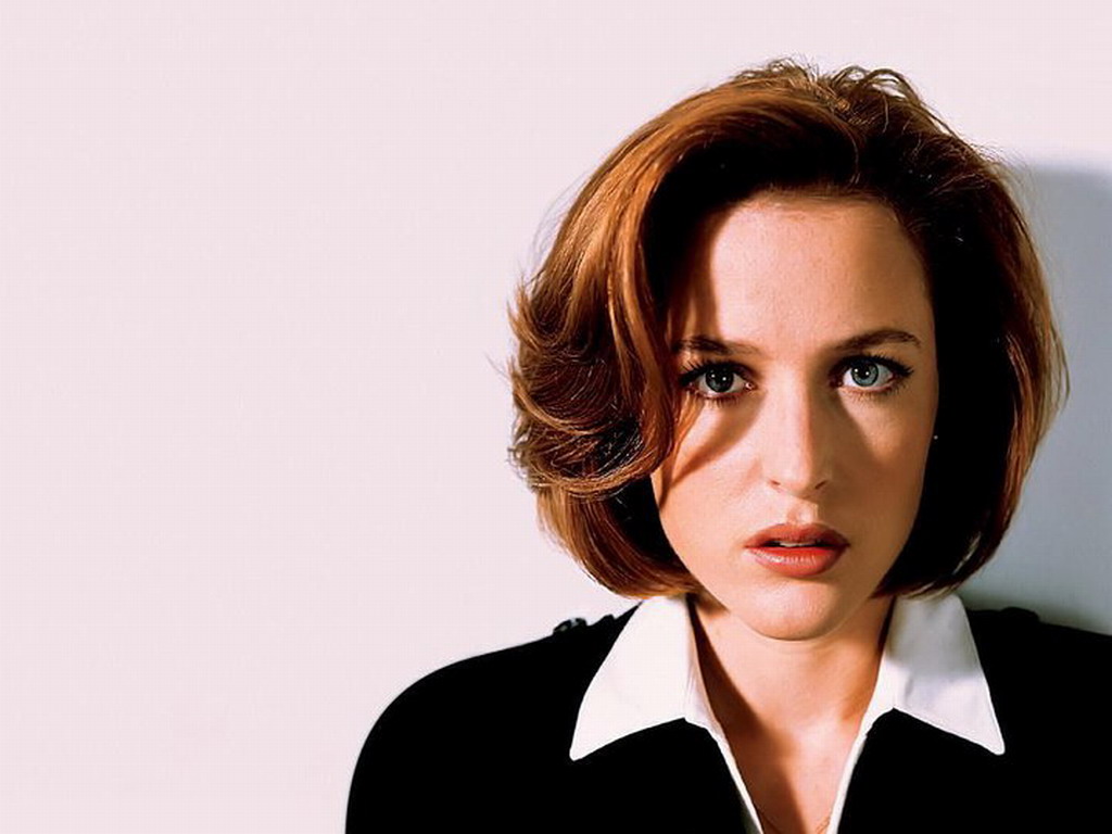 dana scully gillian anderson pink