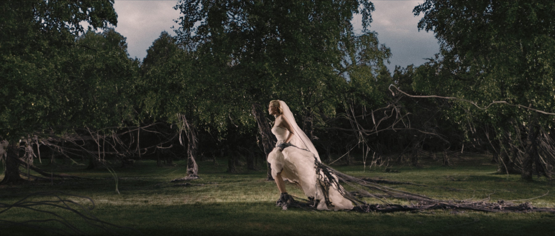 Melancholia kirsten dunst i wedding dress