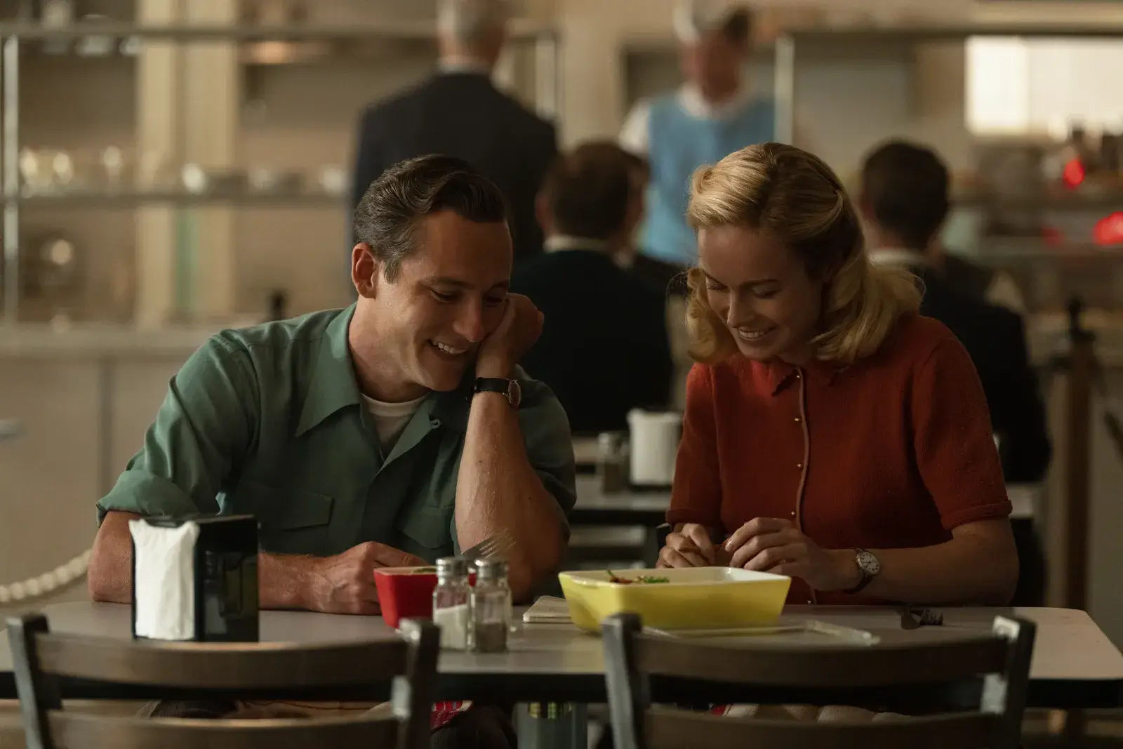 Lessons in Chemistry Brie Larson Lewis Pullman