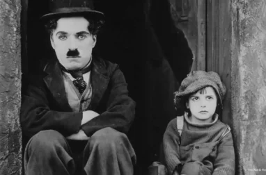 Charlie Chaplin and Jackie Coogan in The Kid