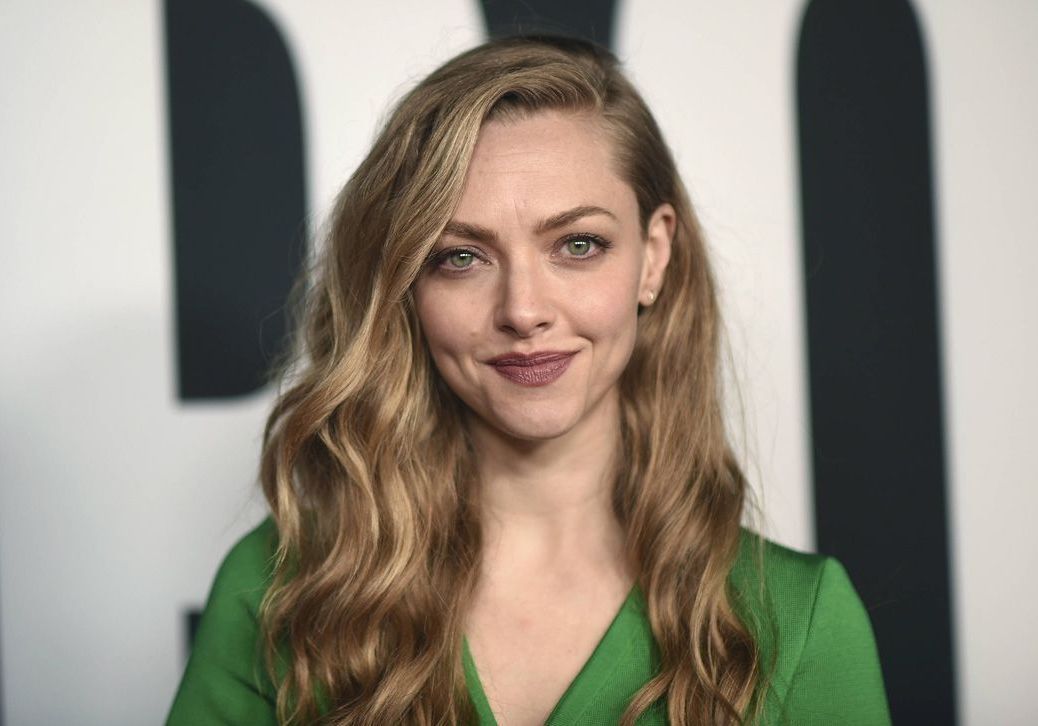 Amanda Seyfried – Glinda wicked