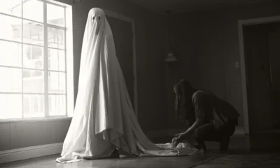 A GHOST STORY. Ghosts in Captivity [REVIEW]