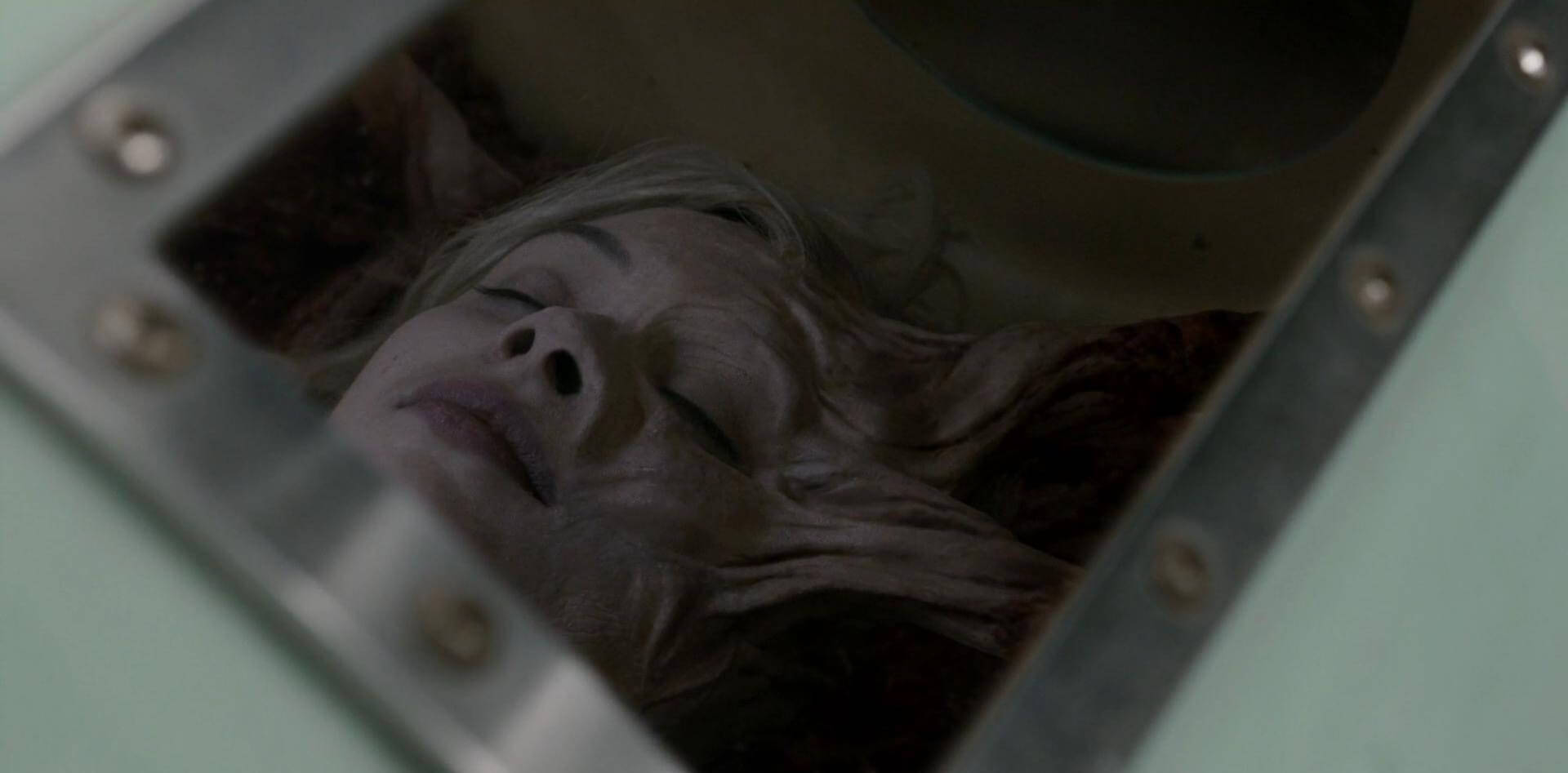 Antiviral Sarah Gadon
