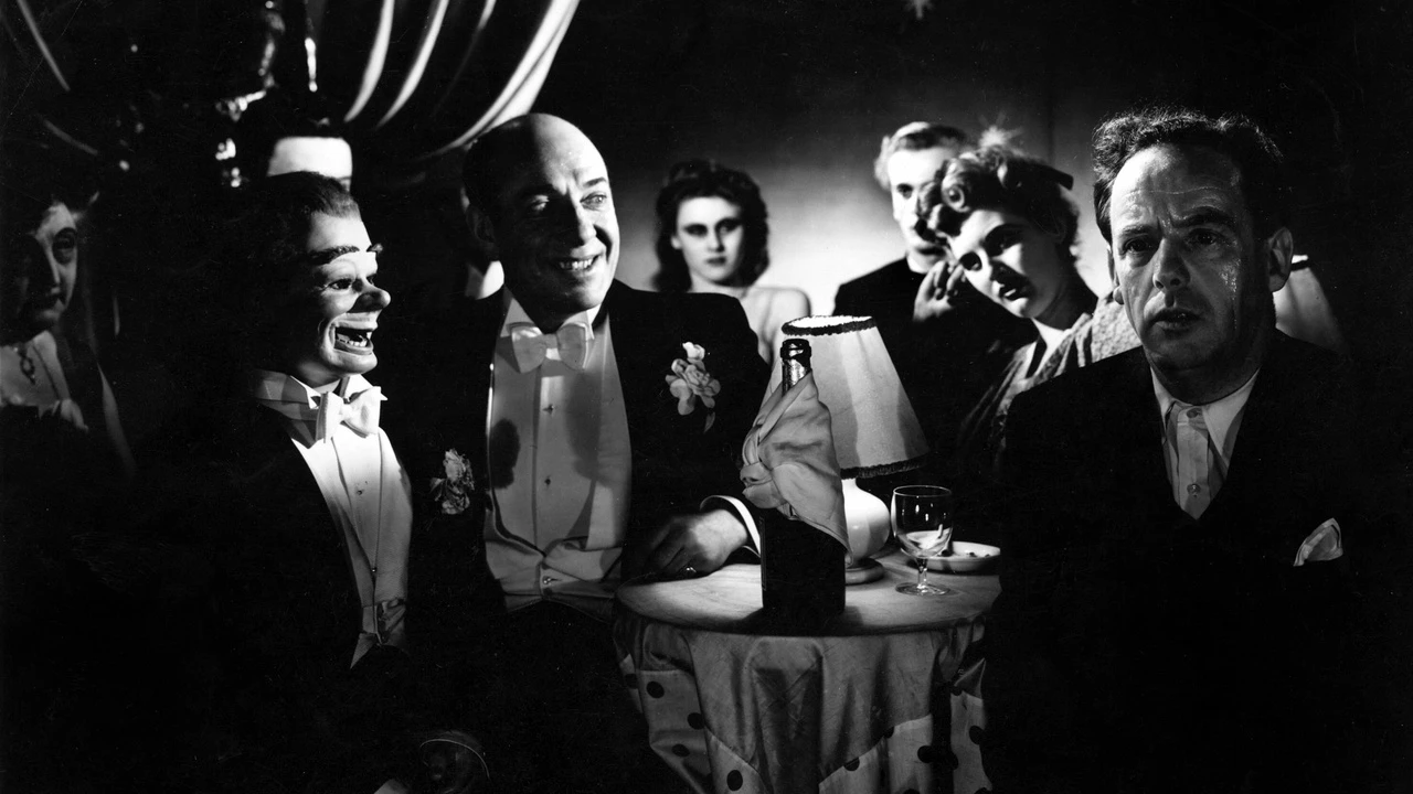 DEAD OF NIGHT: An Excellent Nightmare You Will Want More Of