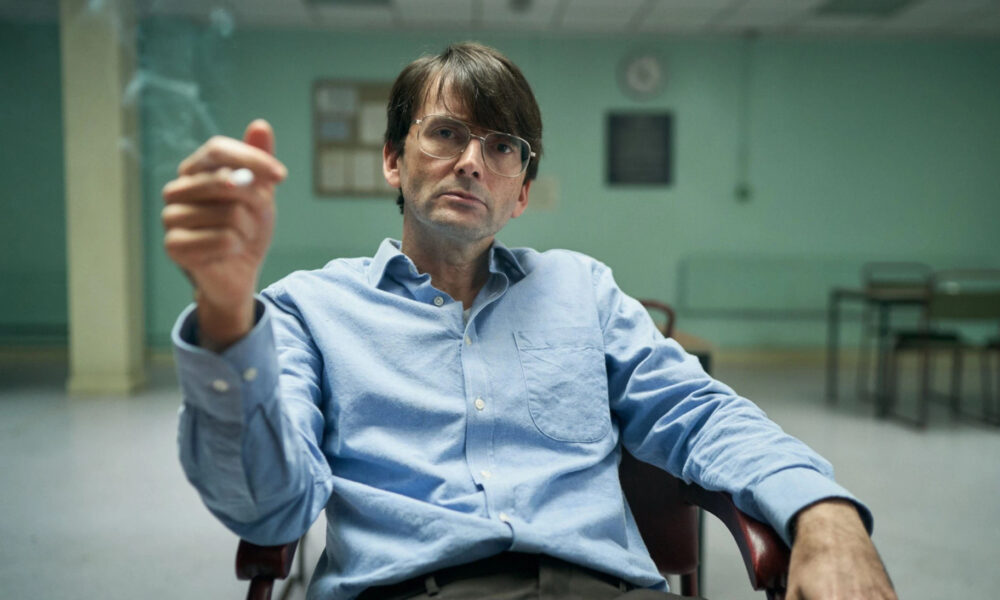 DES. Excellent David Tennant as a serial killer