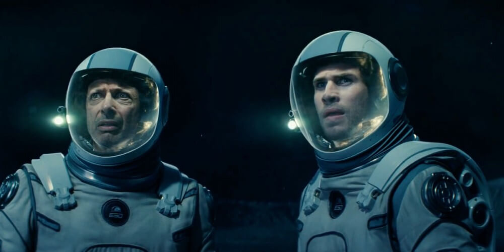 INDEPENDENCE DAY: RESURGANCE. Science fiction most entertaining when absurdity reaches its peak