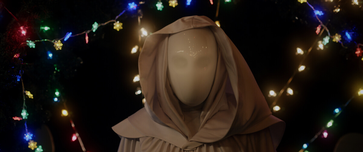 IT'S A WONDERFUL KNIFE. And What If 'It's a Wonderful Life' Were a Slasher? [REVIEW]