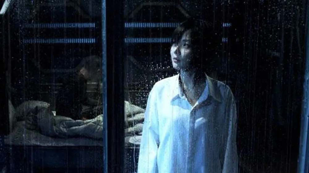 NATURAL CITY. Science fiction on the verge of plagiarizing "Blade Runner"
