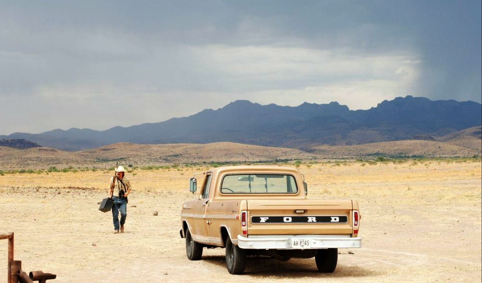 NO COUNTRY FOR OLD MEN Josh Brolin