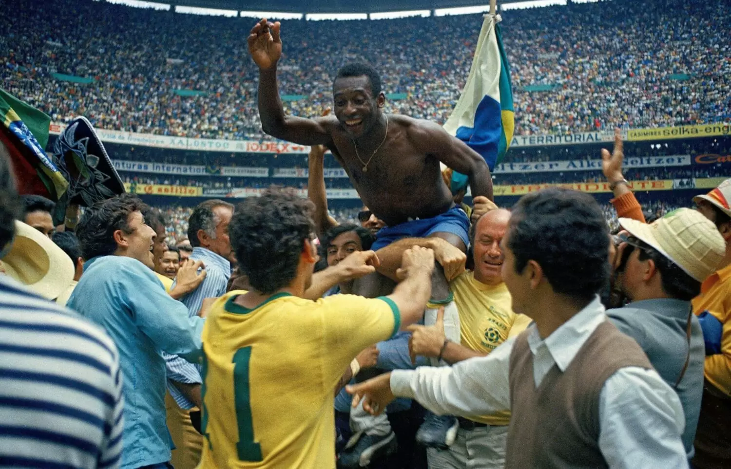 PELÉ. Ambassador of Brazil on the Green Pitch