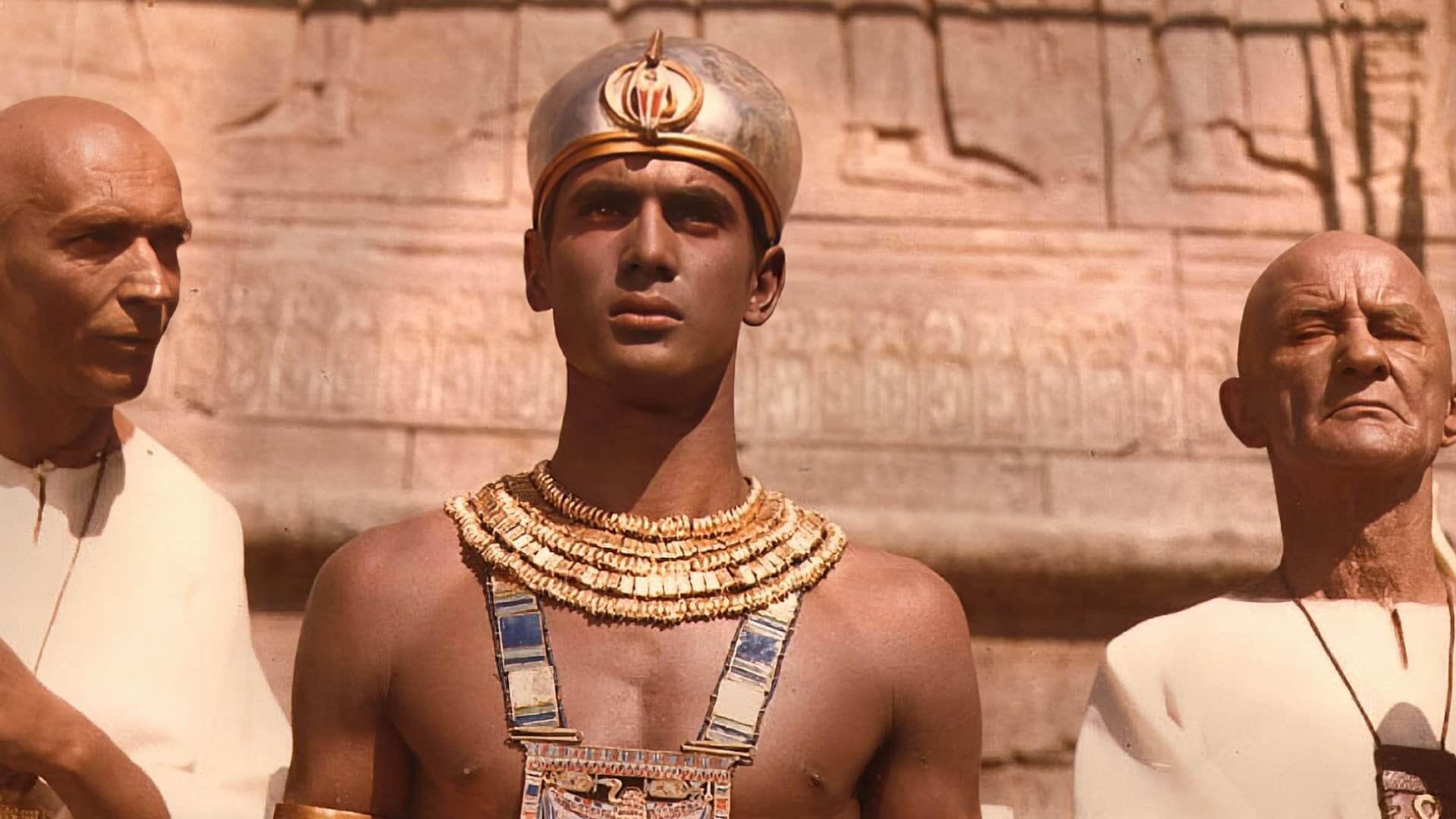 PHARAOH. The masterpiece in the shadow of the pyramids