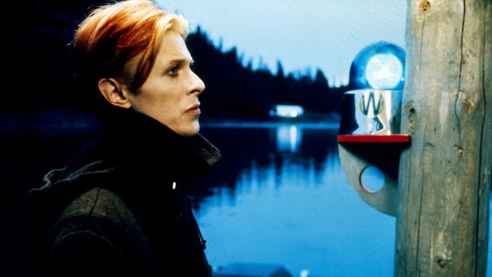 THE MAN WHO FELL TO EARTH. A Masterpiece of Science Fiction Cinema