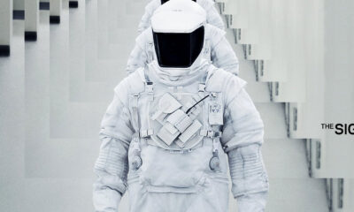 THE SIGNAL. Intriguing, oldschool science fiction