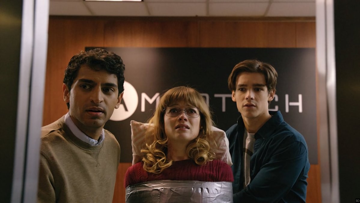 Office-Uprising-3 | FilmFolly.com office uprising