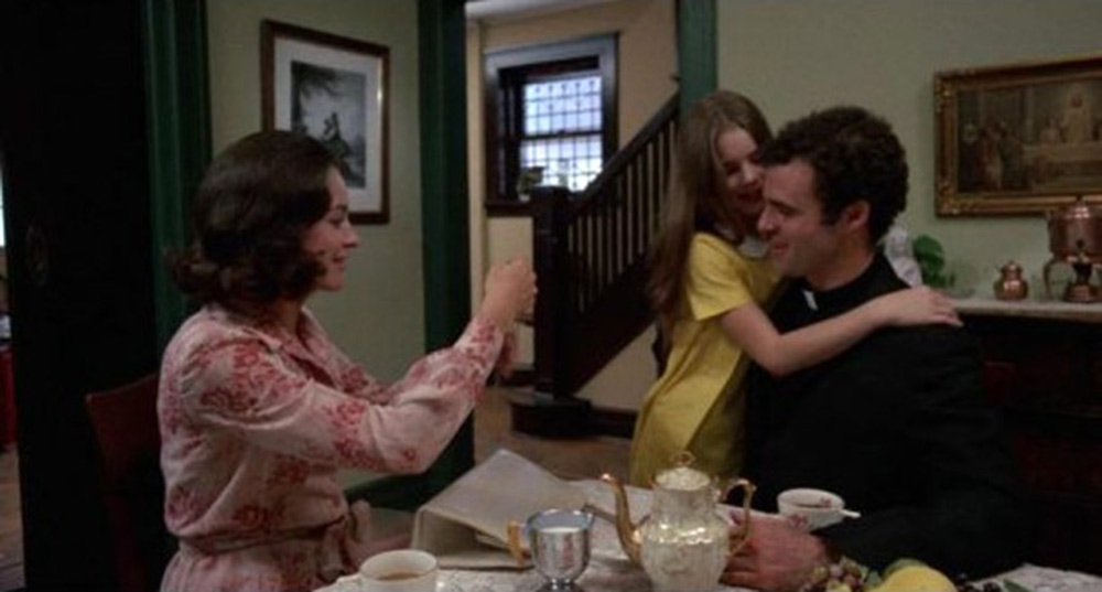 Alice, Sweet Alice, Communion